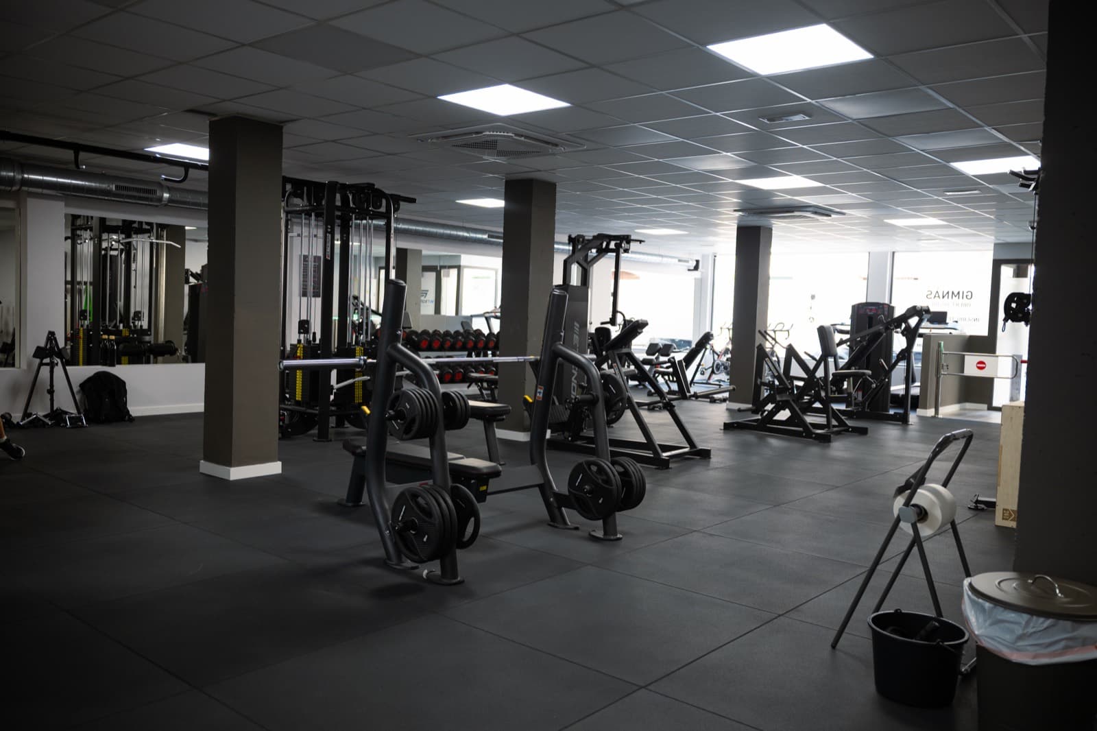 Interior del centro de entrenamiento Esforça't AF en Binissalem